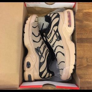 desert nike air max plus